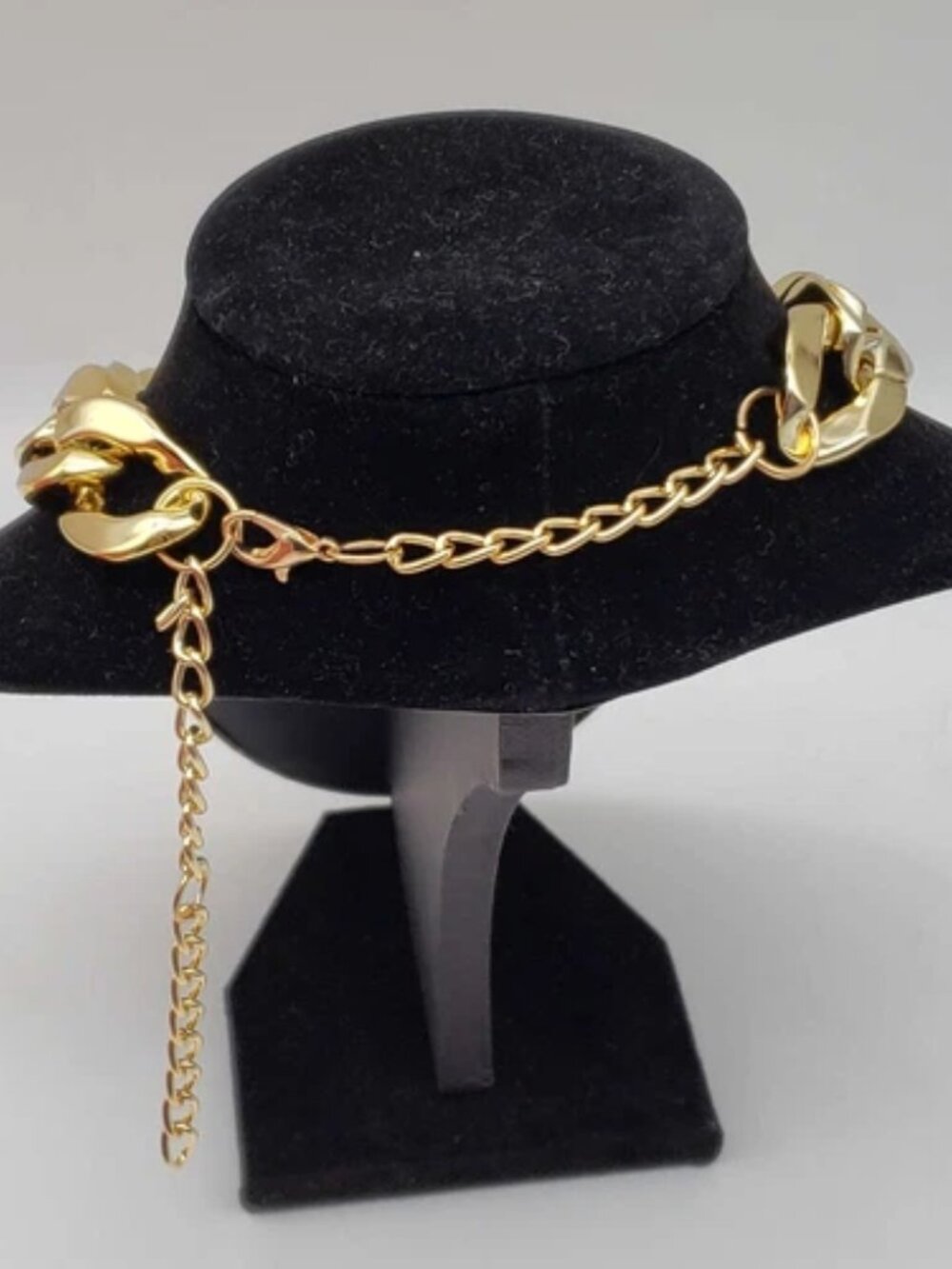 Gold-Plated Necklace with Authentic Louis Vuitton Padlock - Picture 3 of 11